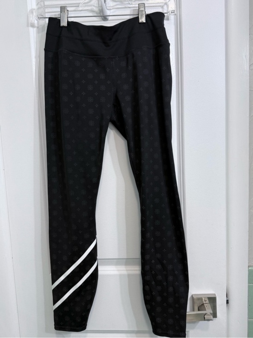 Athleta Black Compass Gel Sonar 7/8 Tight Leggings Geometric Print Reflective S